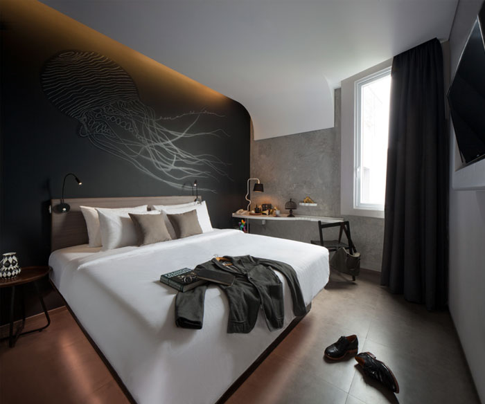 arthotel-mural-decor-bedroom