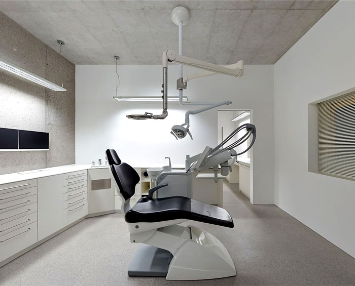 building-combining-residential-dental-practice-3