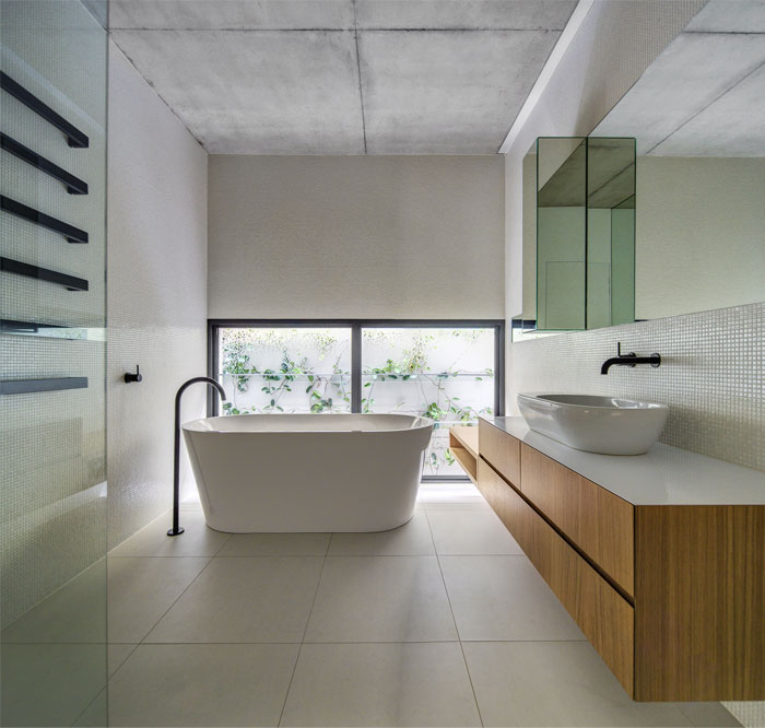 family-home-bathroom