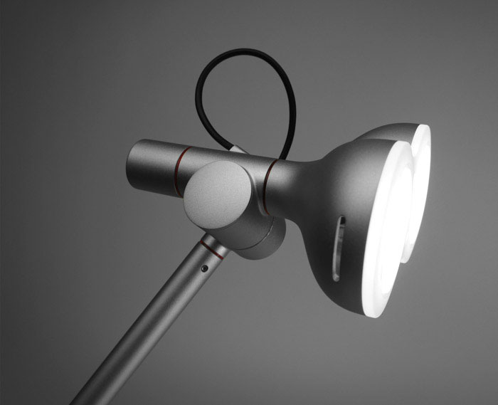 lobot task lamp3