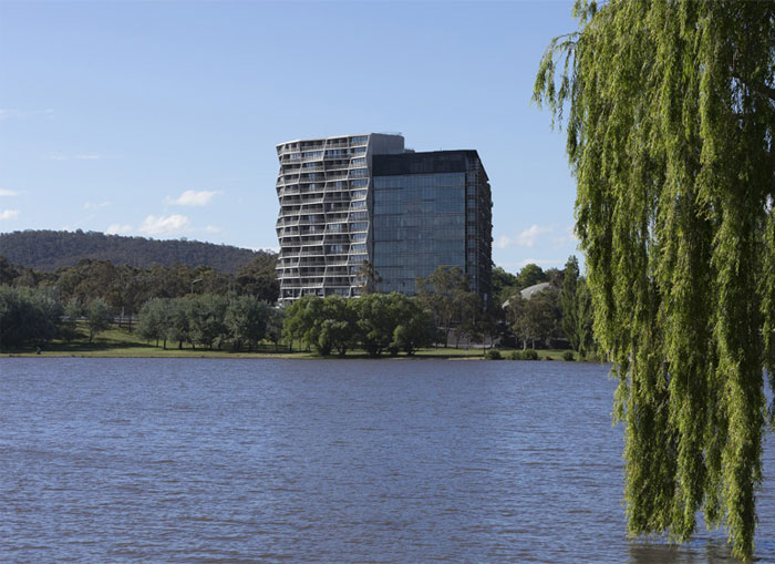 unusual-undulating-shape-hotel-facade